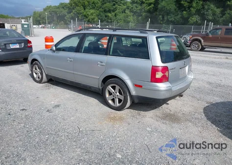 2004 Volkswagen Passat Glx 4Motion из США, поврежденный, VIN WVWYH63B74E001540